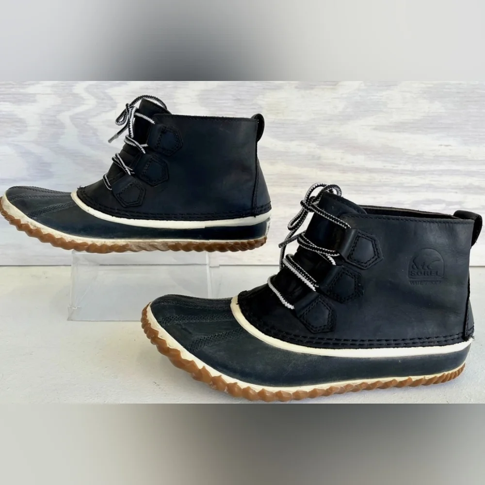 Sorel stylish black